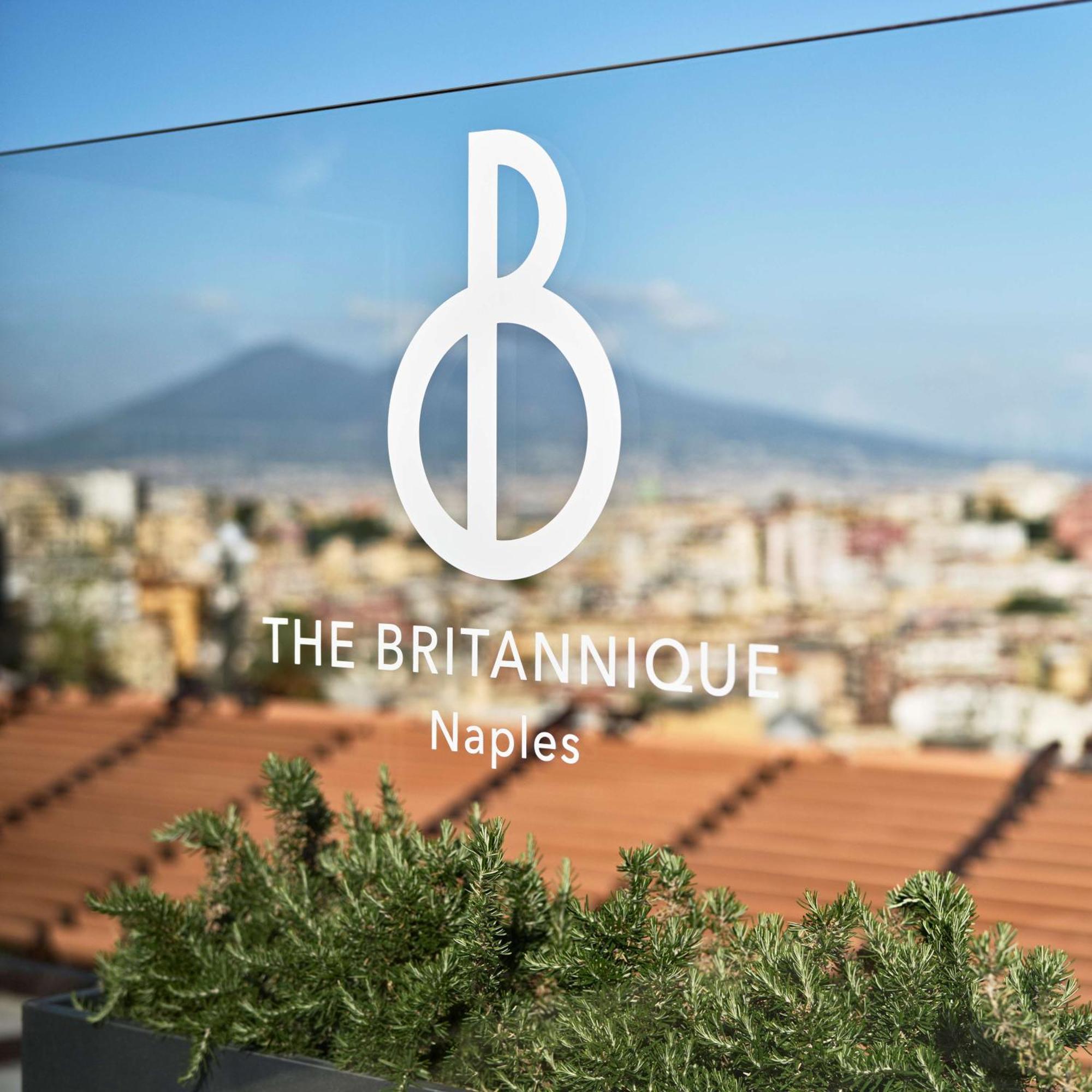 The Britannique Hotel Naples, Curio Collection By Hilton Exterior foto